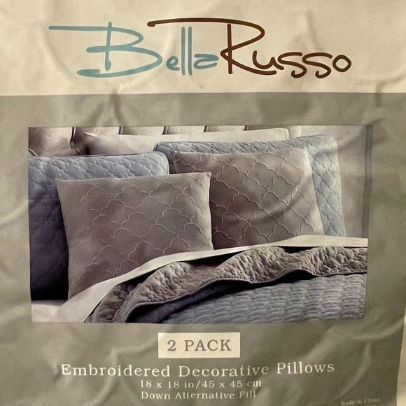 🆕Bella Russo Decorative Pillows - Picture 2 of 4